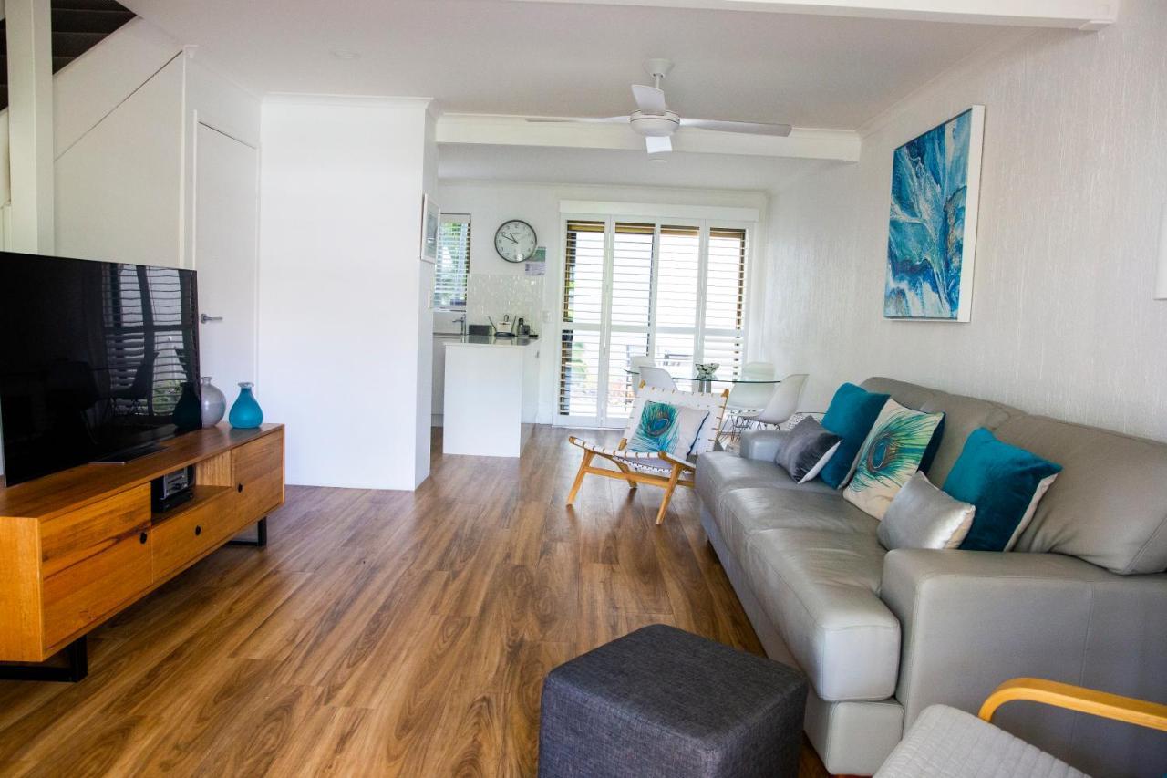 2 Bedroom Renovated Townhouse, Walk To Noosa River Noosaville Exterior photo